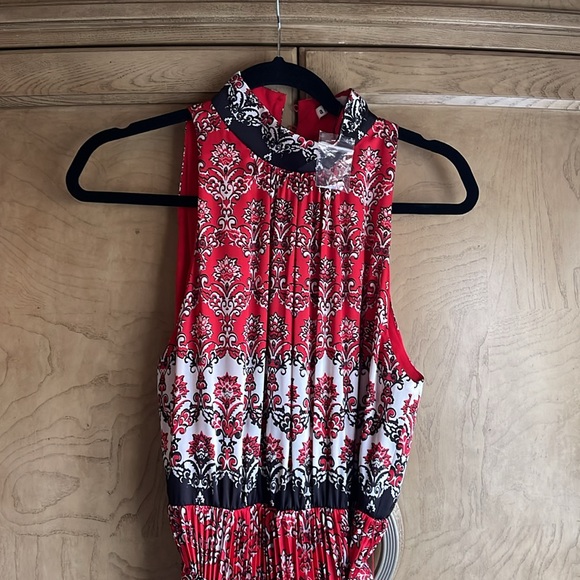 Alice + Olivia 🔥Mertie Maxi Dress in Allure Medallion - Picture 6 of 10